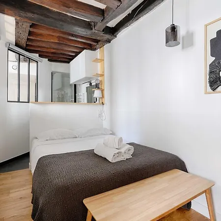 Parisian Atypic Close To Place Bastille * Paris