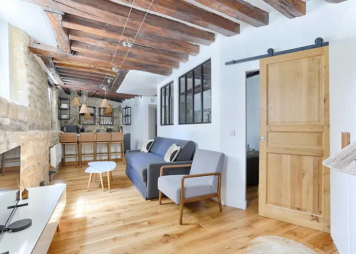 Parisian Atypic Close To Place Bastille *