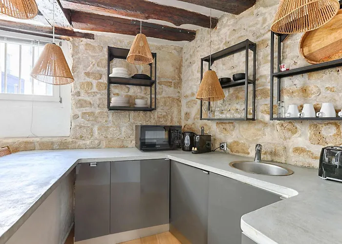 Parisian Atypic Close To Place Bastille *