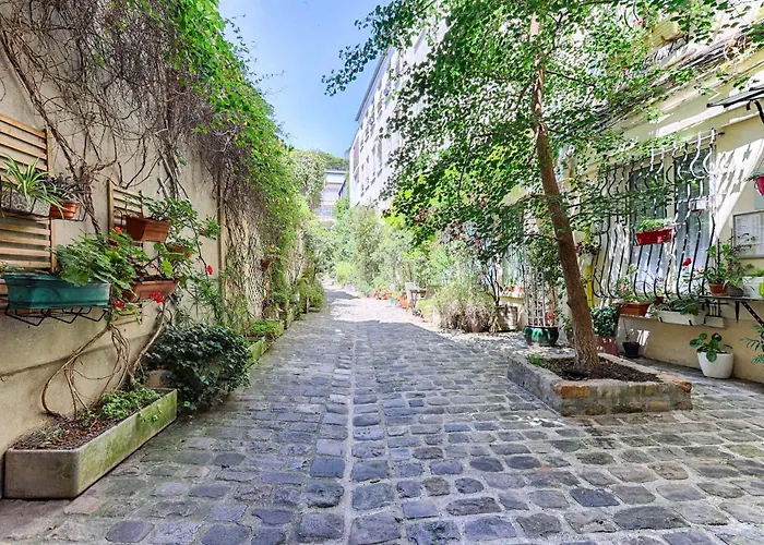 Parisian Atypic Close To Place Bastille Paris